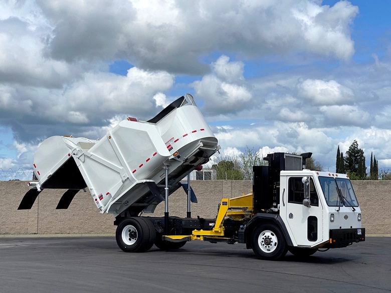 2017 CCC Heil Rapid Rail 22 YD ASL Garbage Truck