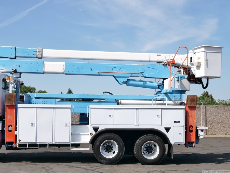Altec A77-TE93 Non-Overcenter Elevator 98' Bucket Body
