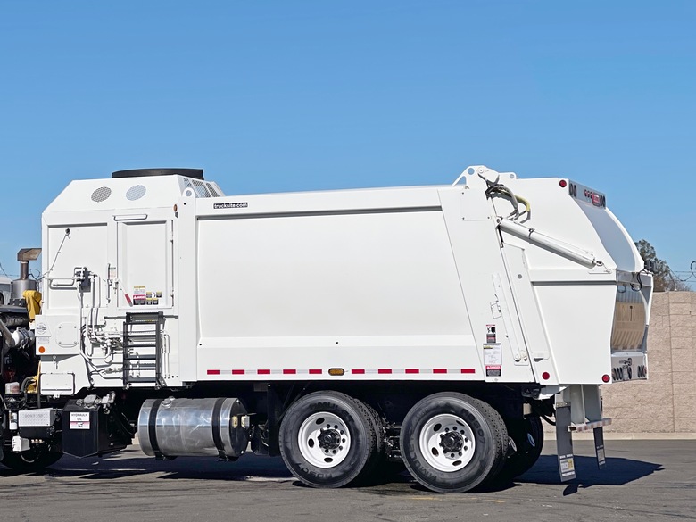 2013 Heil DuraPack 7000 28 YD Side Load Body & Arm