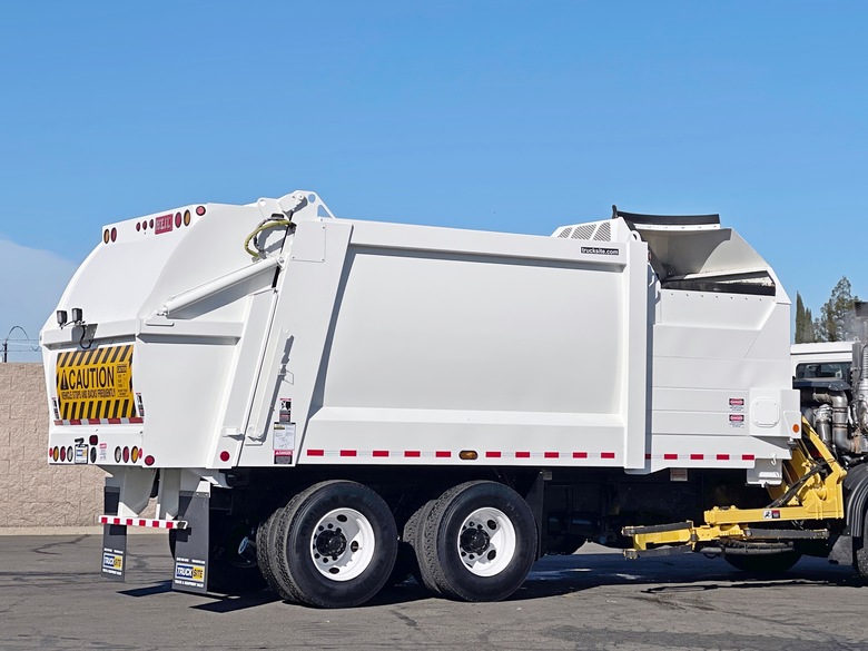 2013 Heil DuraPack 7000 28 YD Side Load Body & Arm