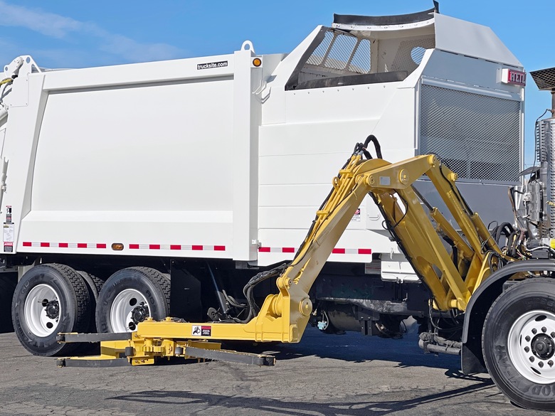 2013 Heil DuraPack 7000 28 YD Side Load Body & Arm