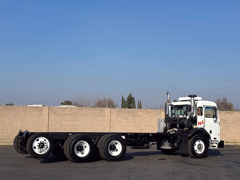 2019 Peterbilt 520 Tandem Axle Cab & Chassis