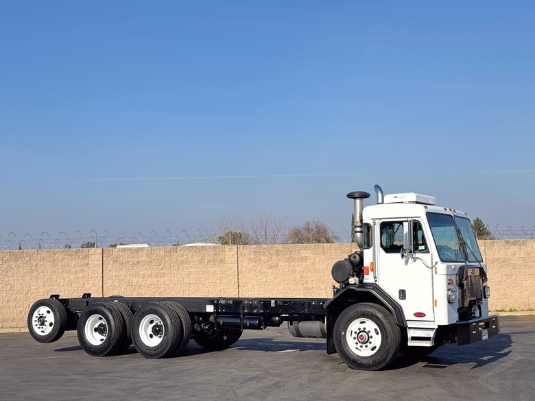 2019 Peterbilt 520 Tandem Axle Cab & Chassis