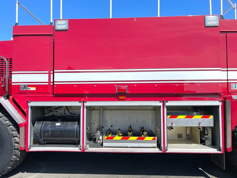 2004 Oshkosh T-1500 4x4 Aircraft Rescue Truck