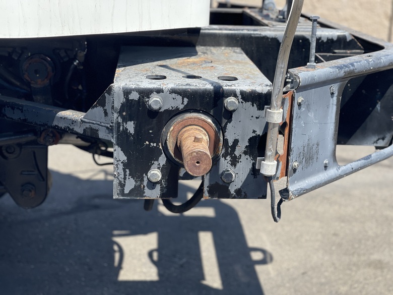 Altec D3060ATR Digger Derrick Body