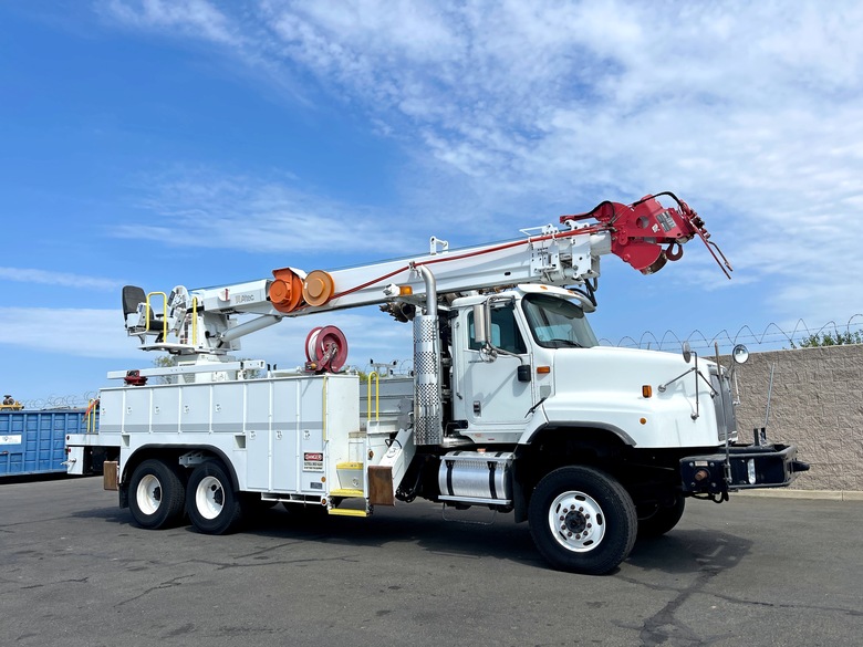 Altec D3060ATR Digger Derrick Body