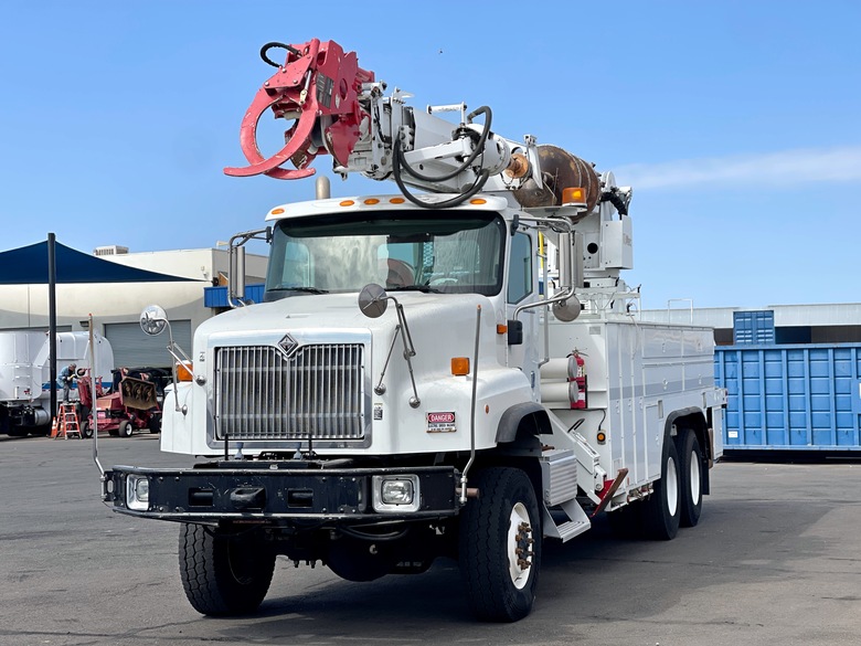 Altec D3060ATR Digger Derrick Body