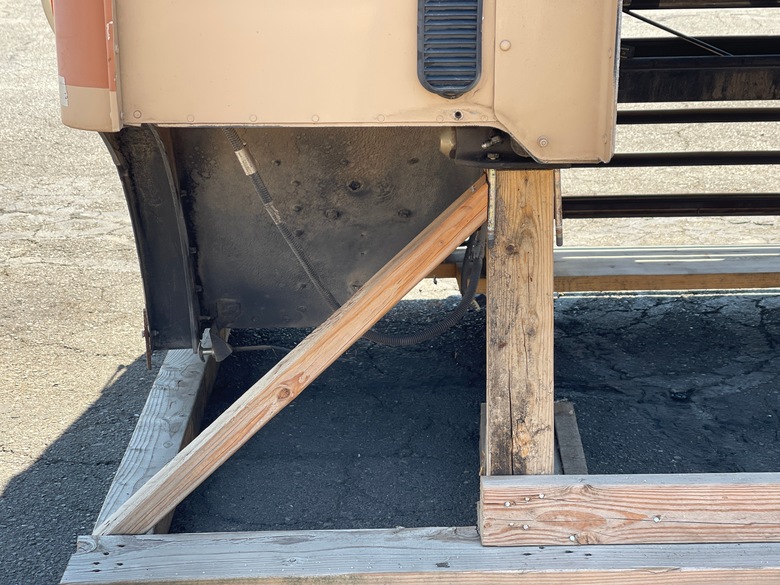 Freightliner / Right Side Steer / ALF Condor Cab